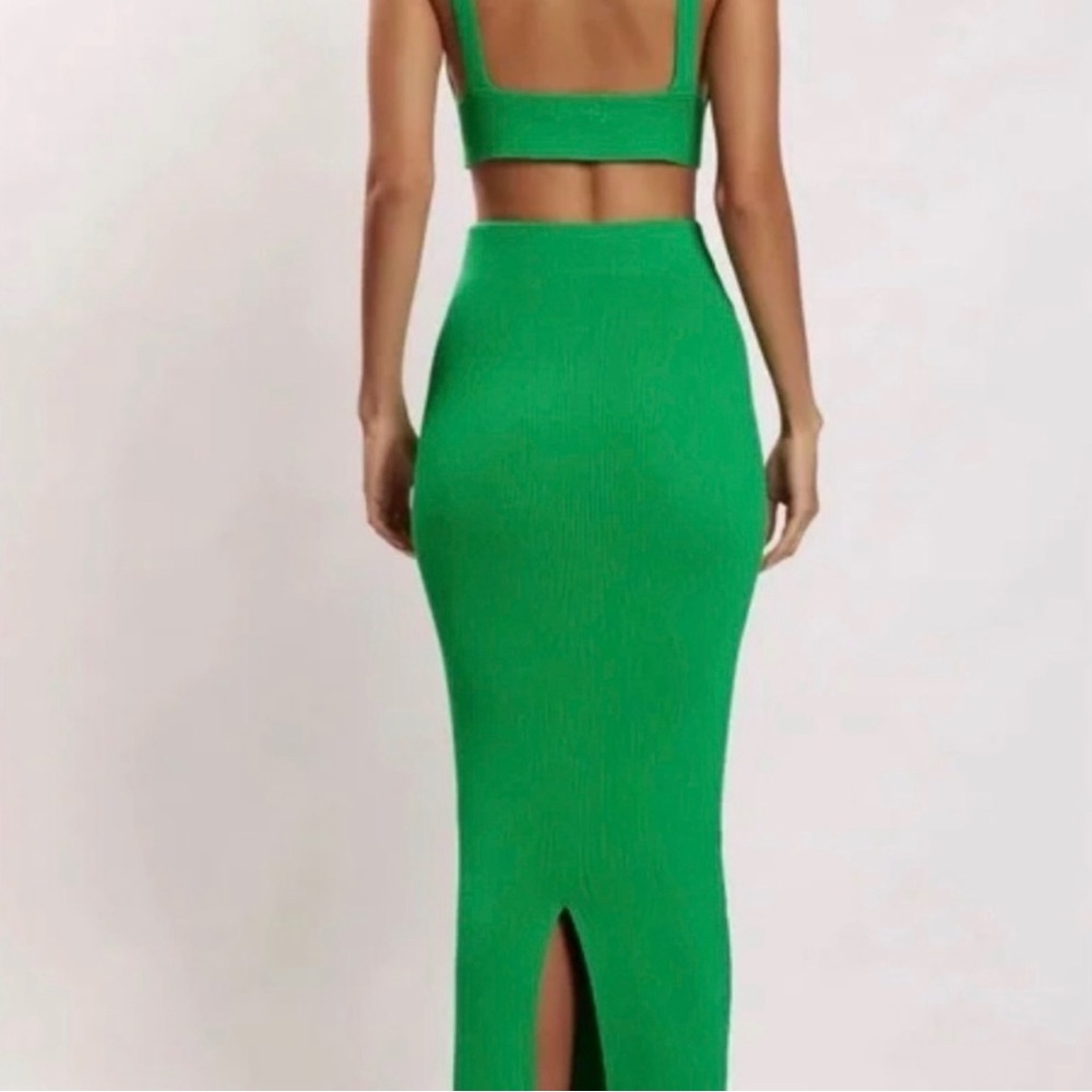 Meshki Elegant Green Women's Skirt Set - Picture 2 of 2